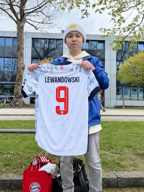 杰伦·约翰逊是第二位在25岁前完成20+18+16的球员